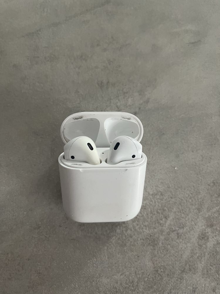 Продам Airpods оригинал