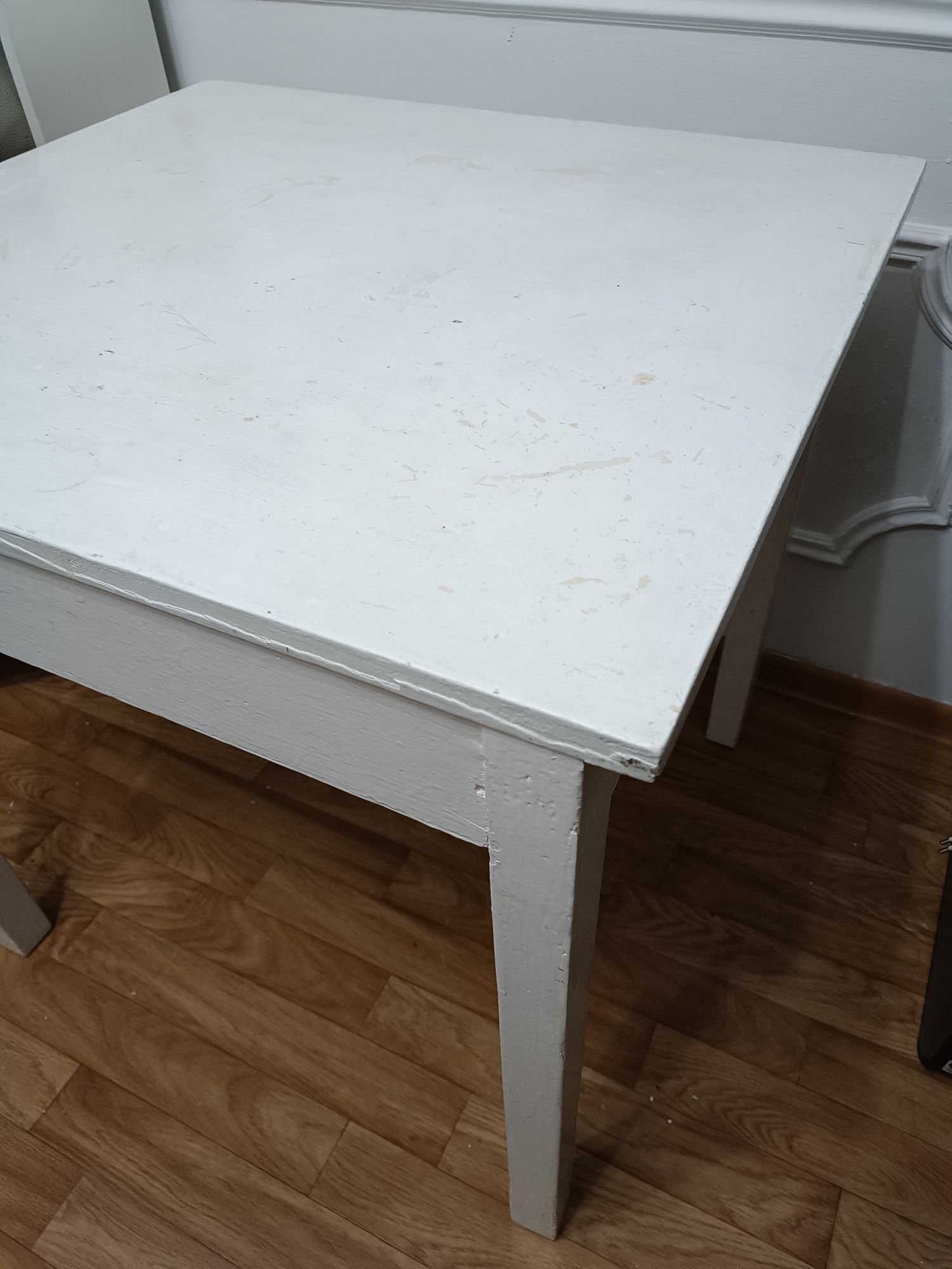 Стол деревянный прочный неразборный