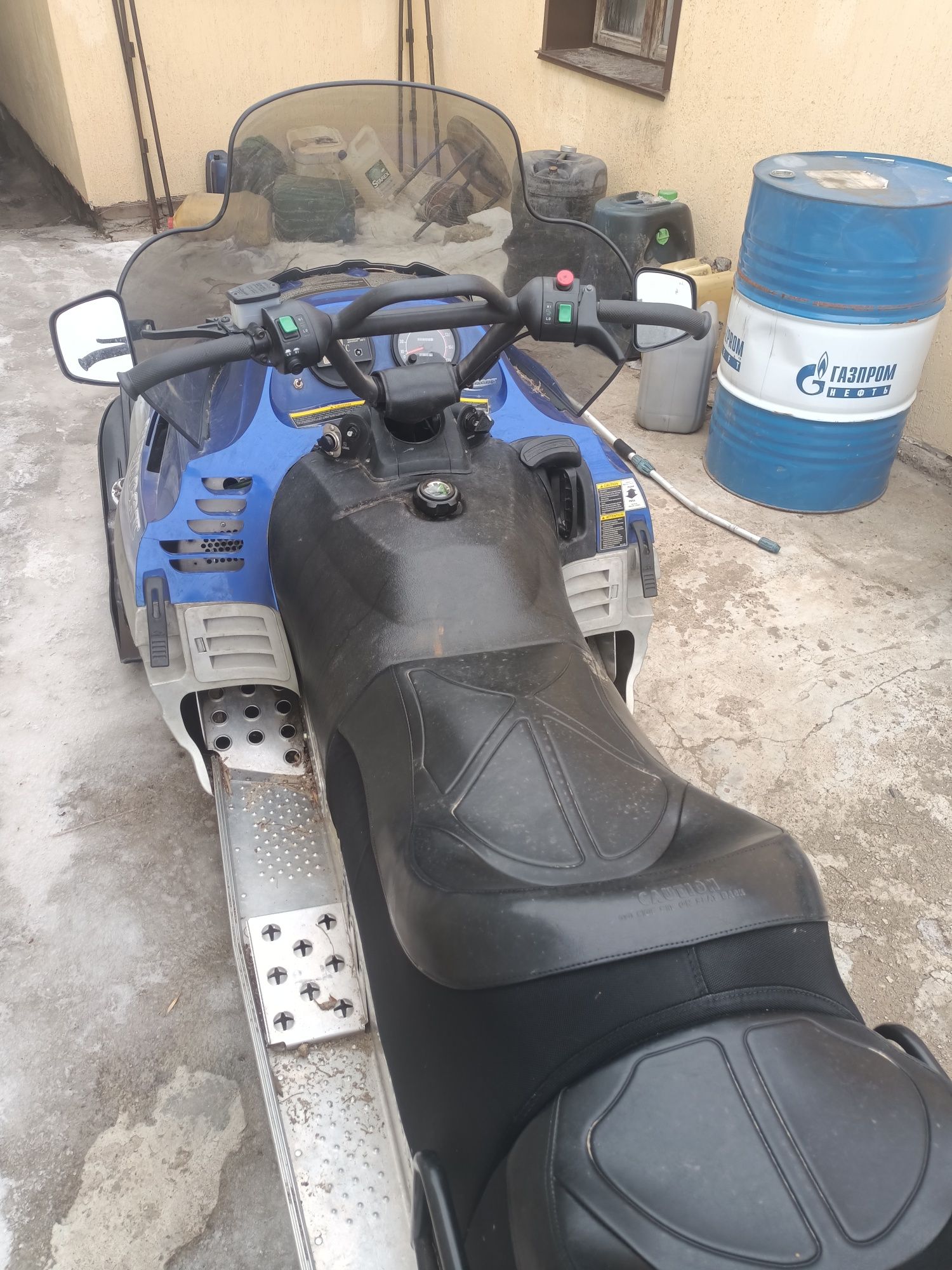 Продам снегоход Artic cat