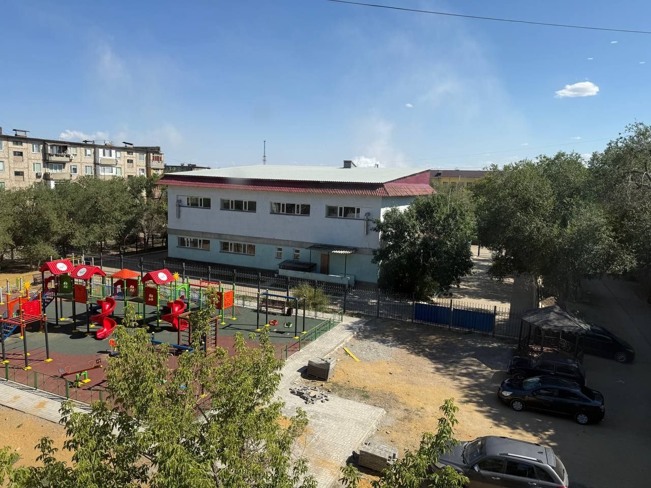 В центре города продаётся 2х комнатная пр. Алашахана 11 на 4 этаже
