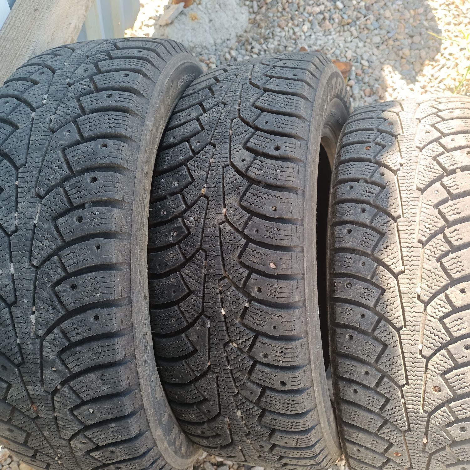 Продам шины зимние R15 195/65 отс