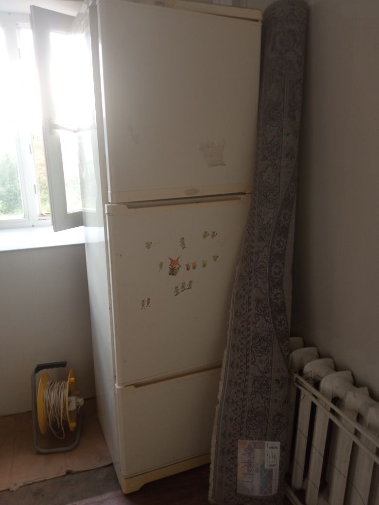 Продам холодильник б/у рабочий
