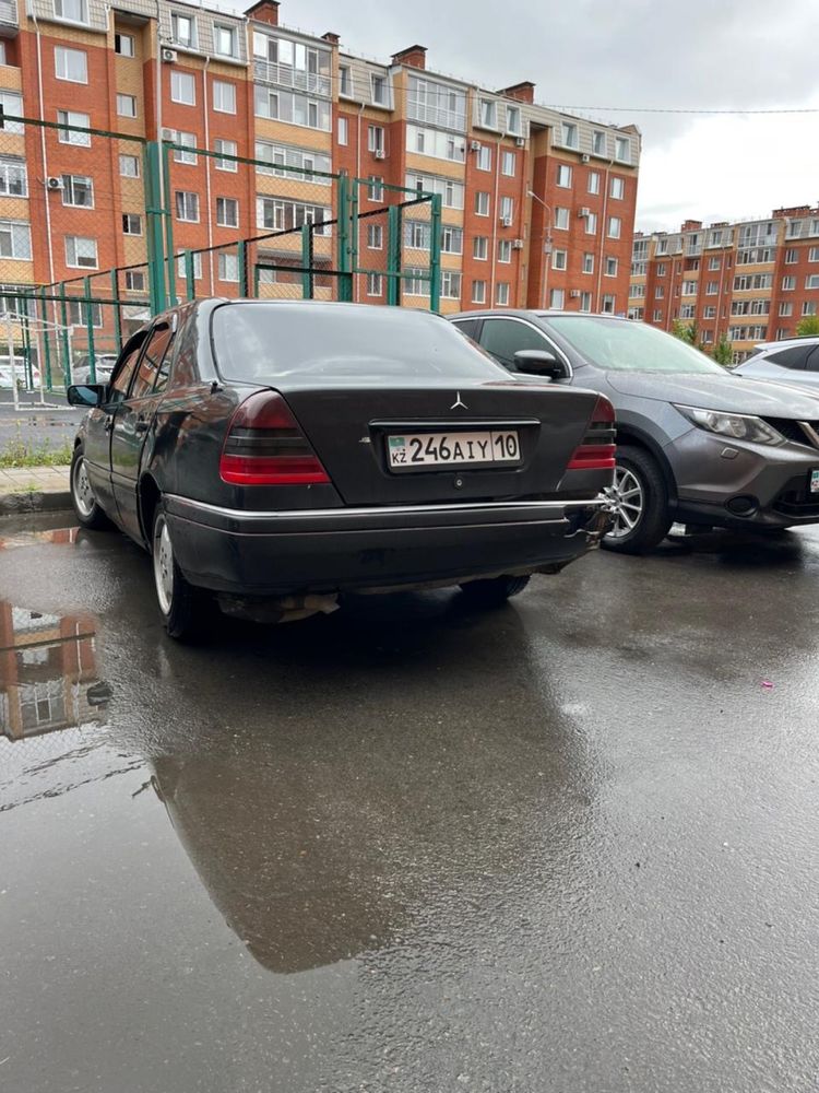 Продам мерса на автомате на активном ходу торг небольшой есть обращайт