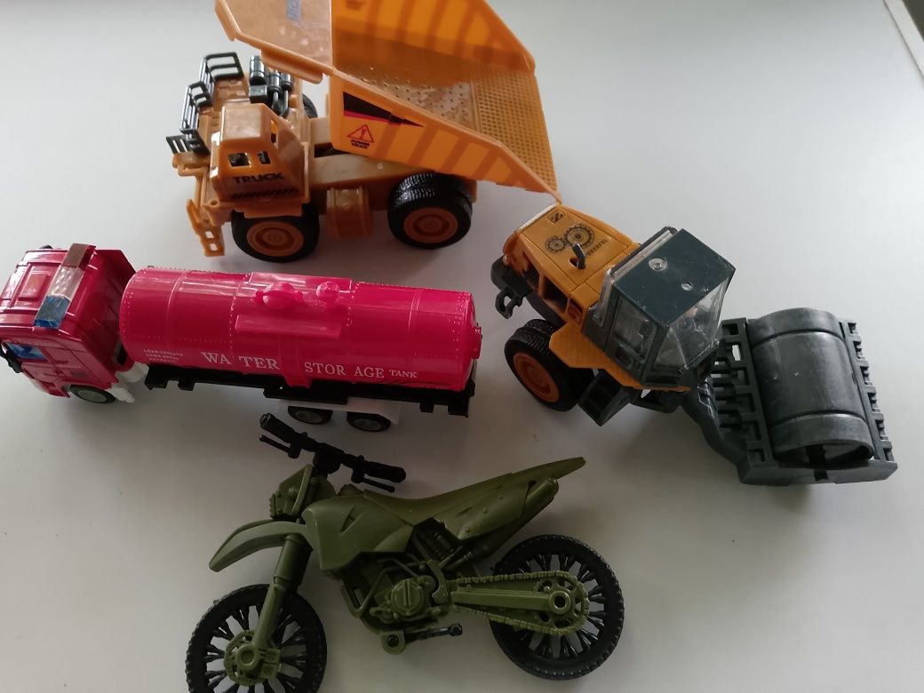 Игрушки разные..