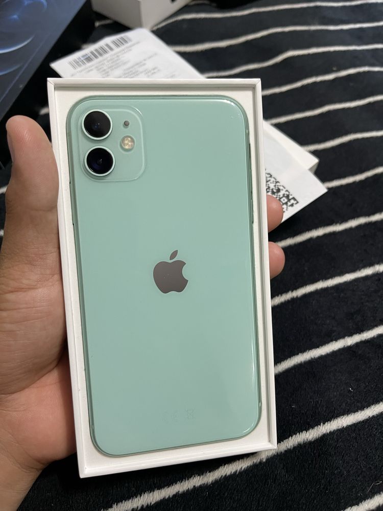 Продаю iPhone 11 на 128 ГБ