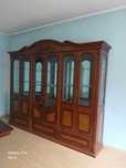 Продам на выбор два красивых сервант- шкафы