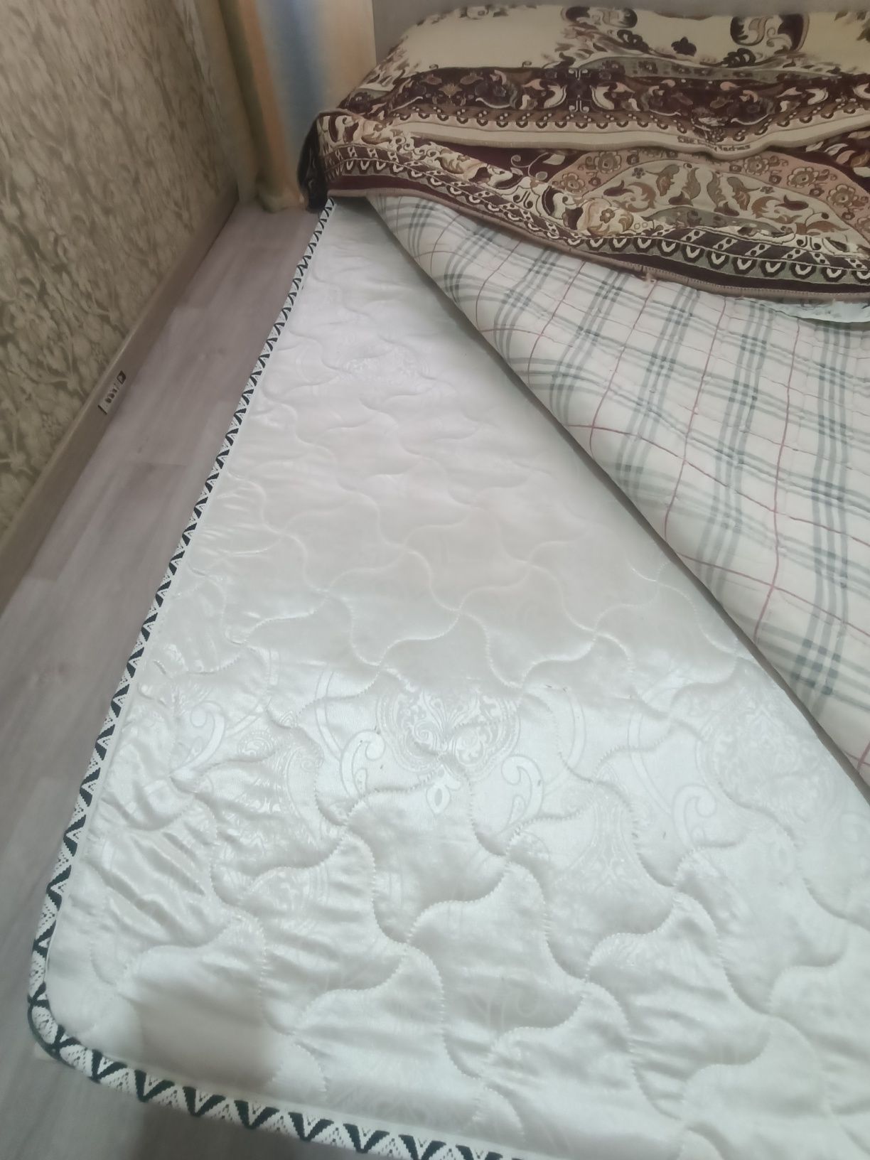 Двухспальный кровать с подъёмом и матрасом
