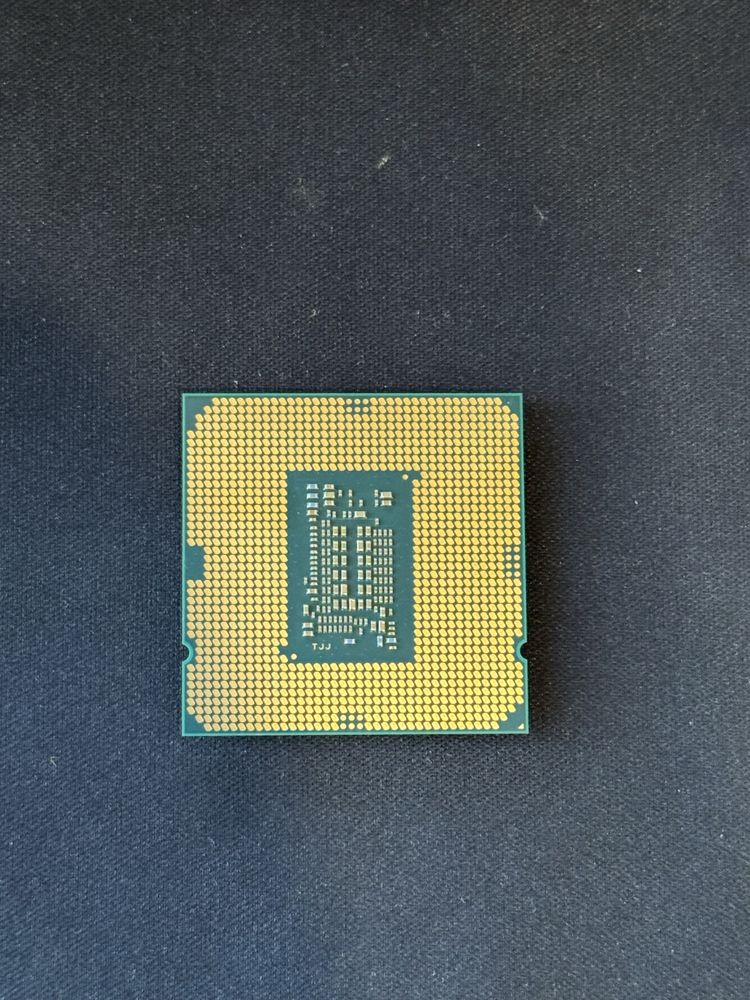 Продаю процессор i3 10100f intel, lga1200