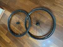 Колеса для шоссейного и грайвийного велосипеда bontrager trek, giant