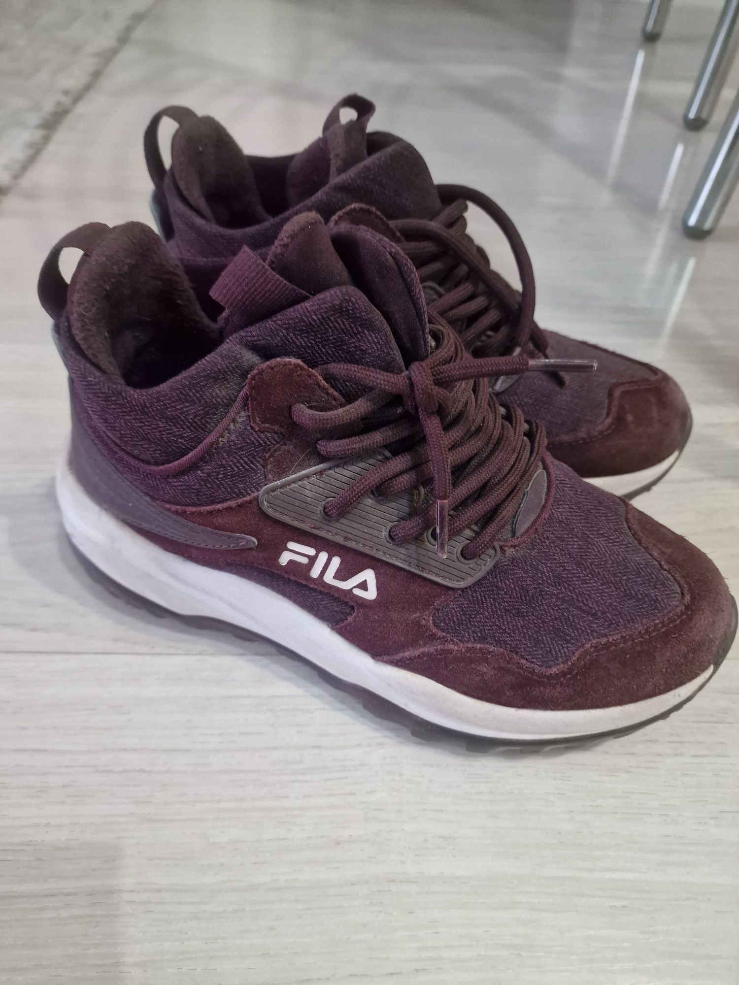 Кроссовки Fila, на высокой подошве