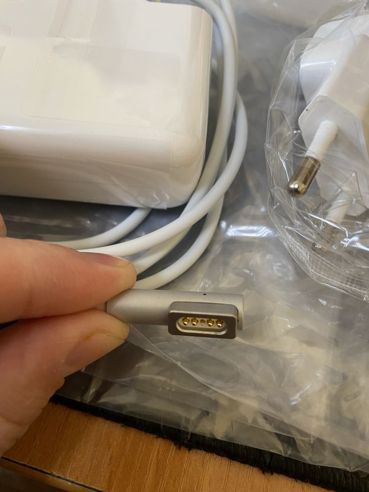 Продам новые зарядки для Macbook MagSafe