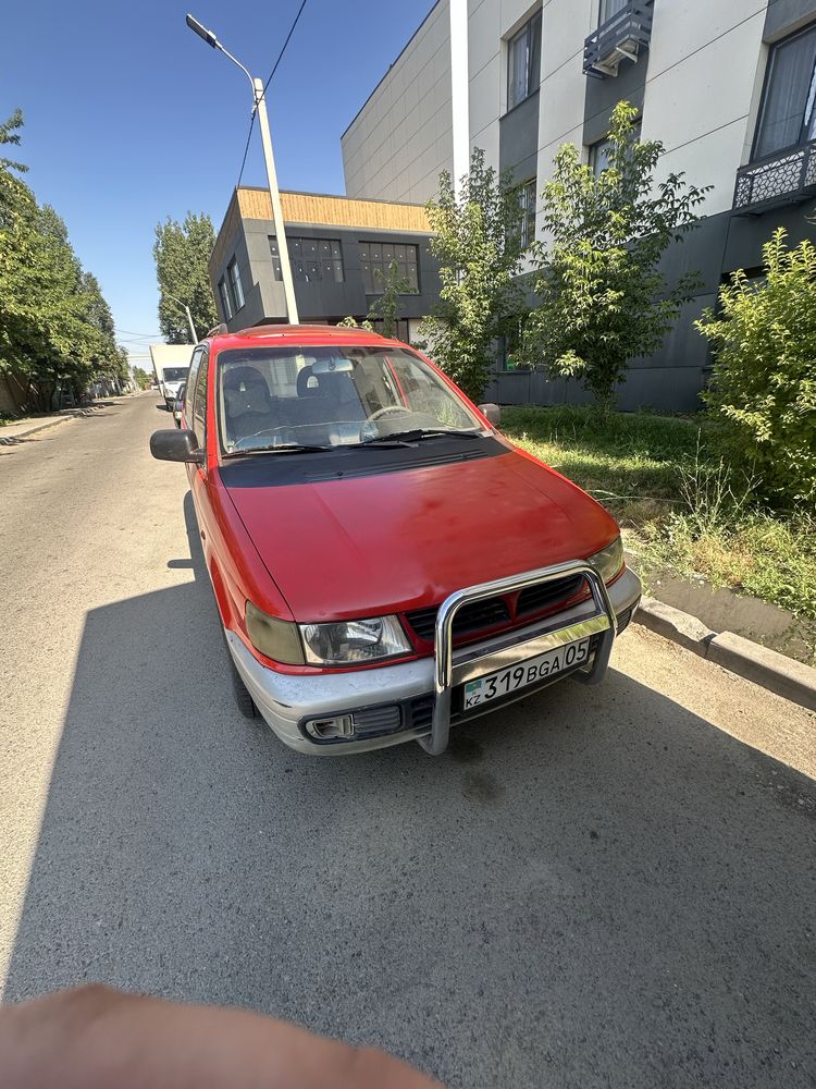 Mitsubishi Space Runner