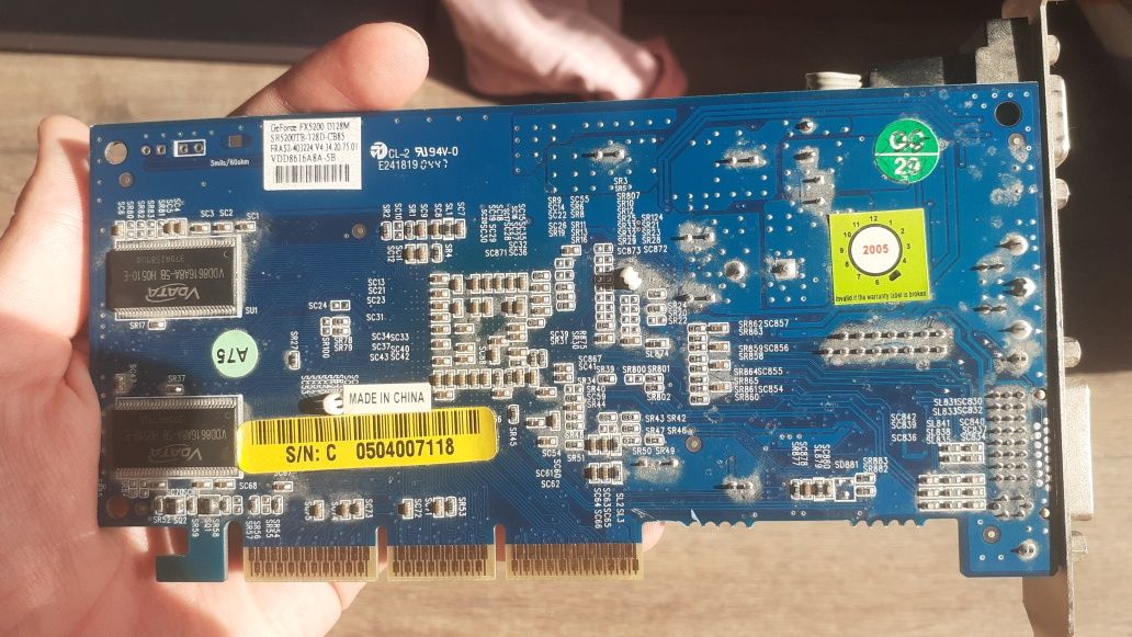 Видеокарта GeForce FX5200 D128M SHS200TB