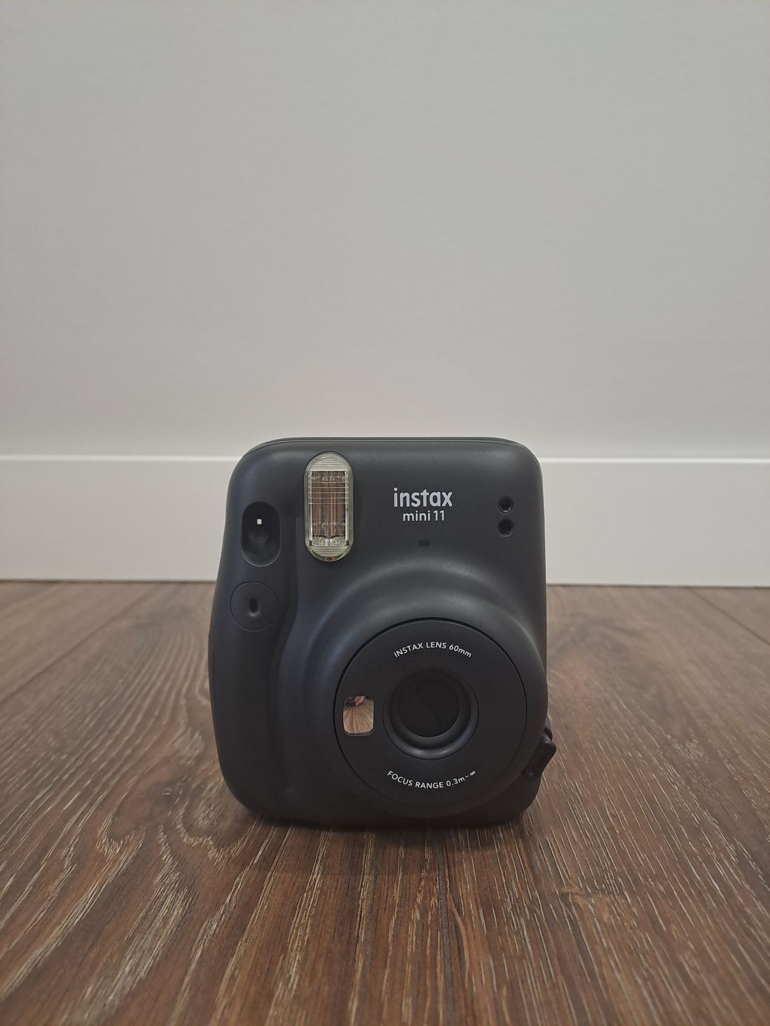 Instax 11 с чехлом