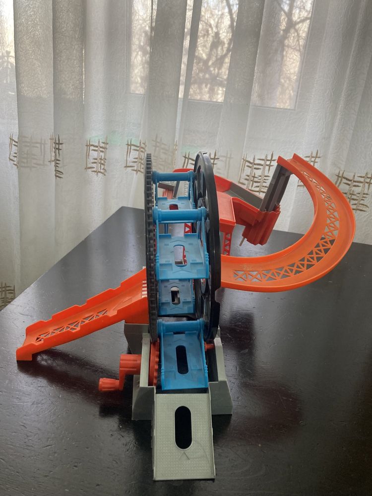 Продам трек Hotwheels