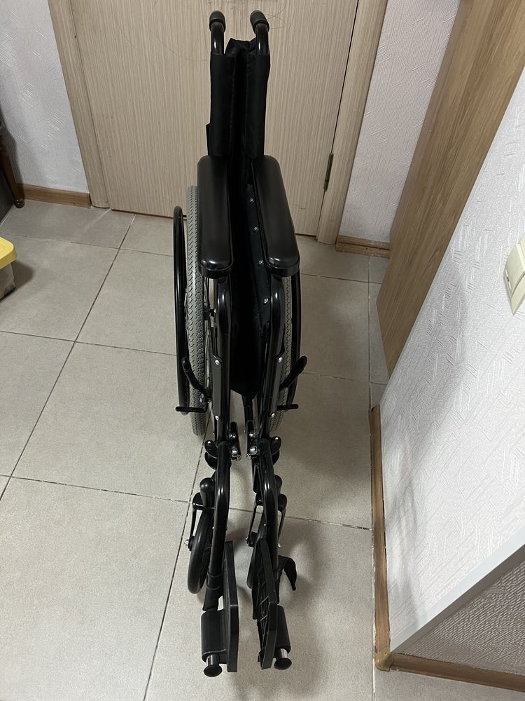 Продам инвалидное кресло Ortonica