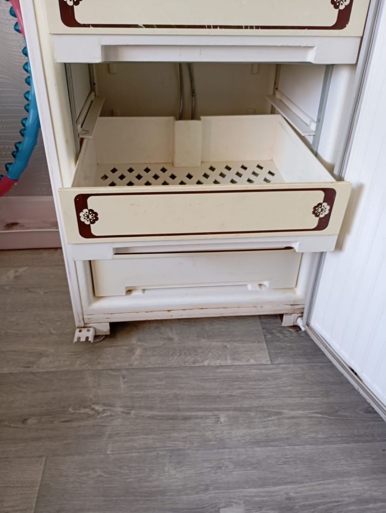 Продам морозильную камеру