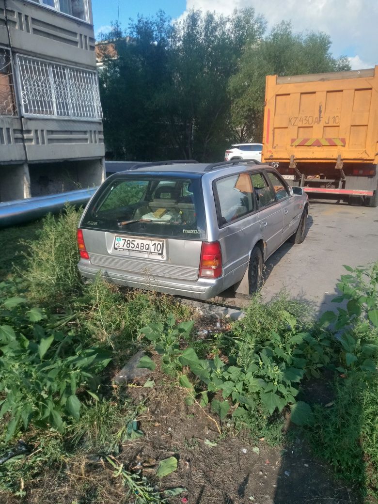 Мазда 626 универсал