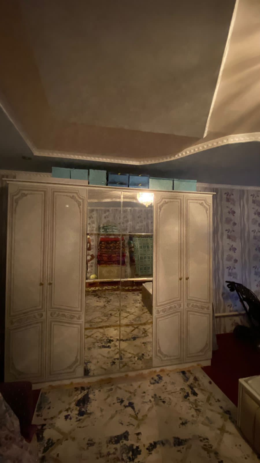 Щифонер, камод, диван с матрасом