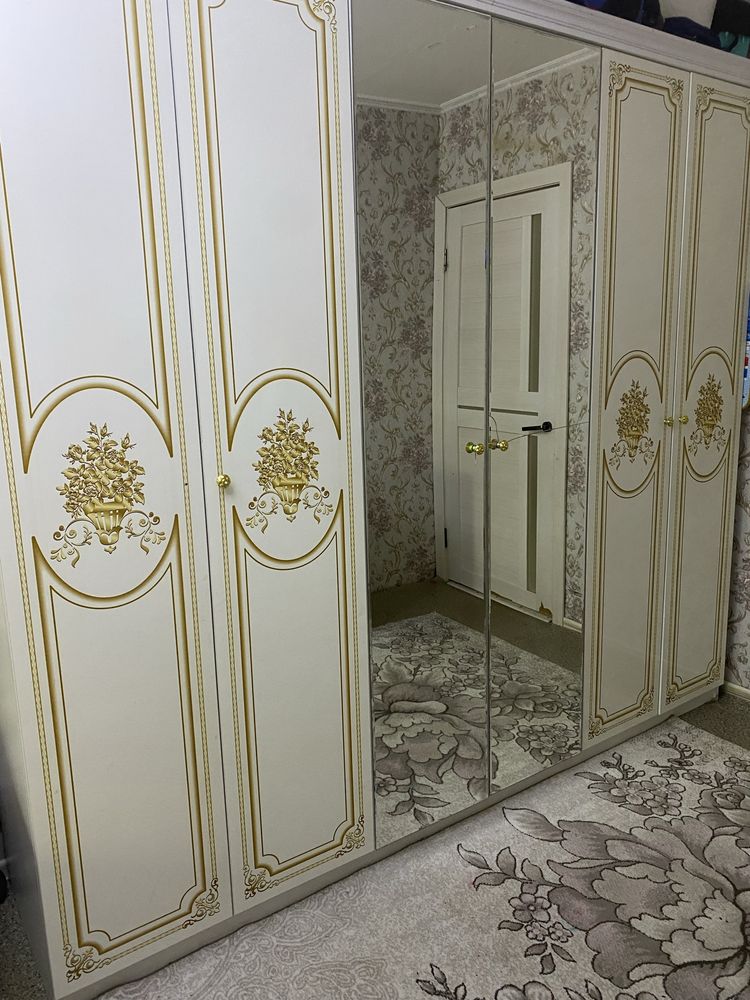 Спальный гарнитур