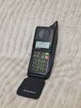 ретро кирпич из 1994 Motorola MicroTAC