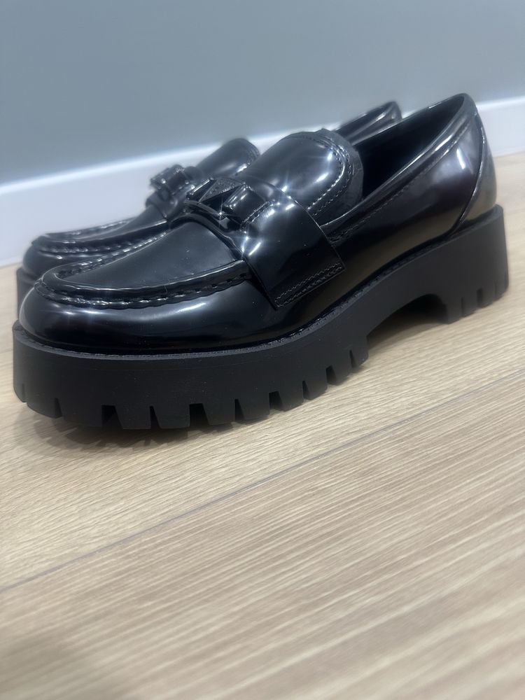 Guess новые лоферы
