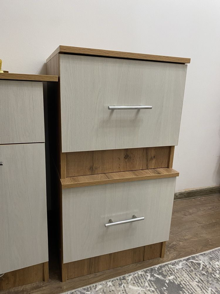 Продам прикраватные тумбочки новые.