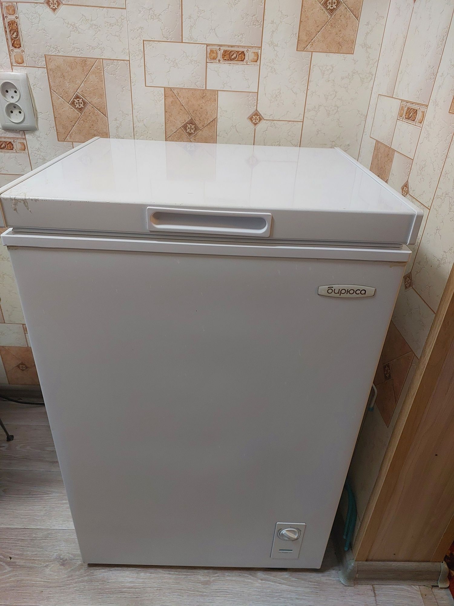 Продаётся морозильник 99л.