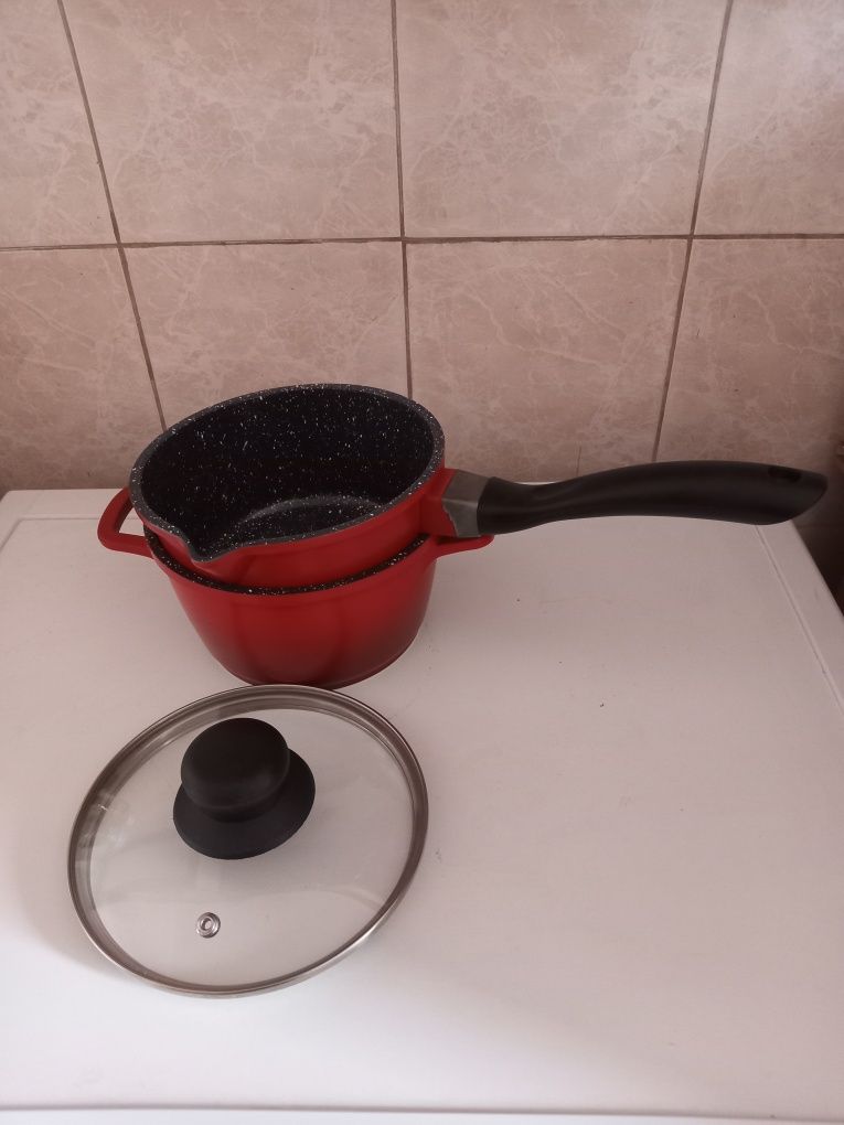 Продам новый германский набор:ковш + кастрюля 1,3 литра каждый