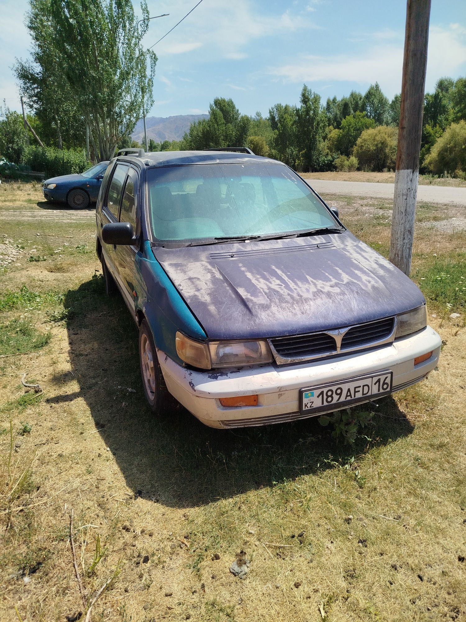 Mitsubishi chariot 1994.