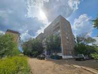 3к. Юго-восток. Продаю трехкомнатную квартиру по ул. Карбышева, дом 2