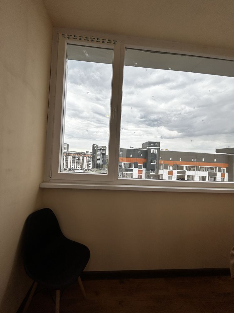 Сдам новую однокомнатную с большой кроватью