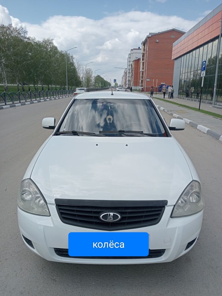 Продаю Приору сидан