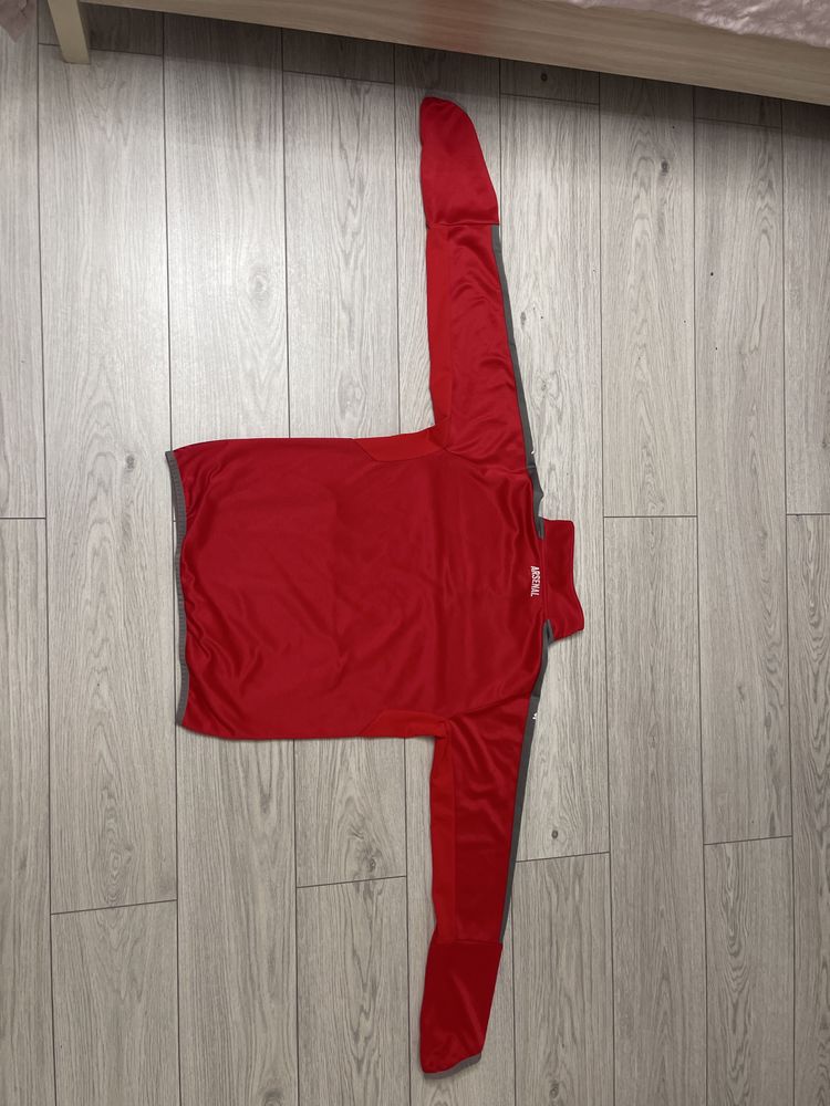 Кофта Arsenal-Puma. красная