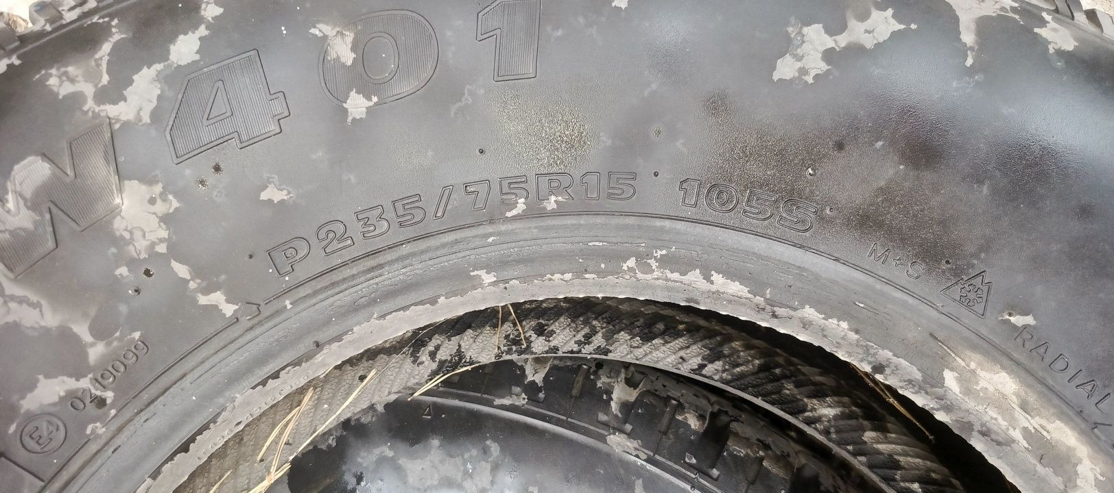 Продам резину зимнюю HANKOOK 235/75/15