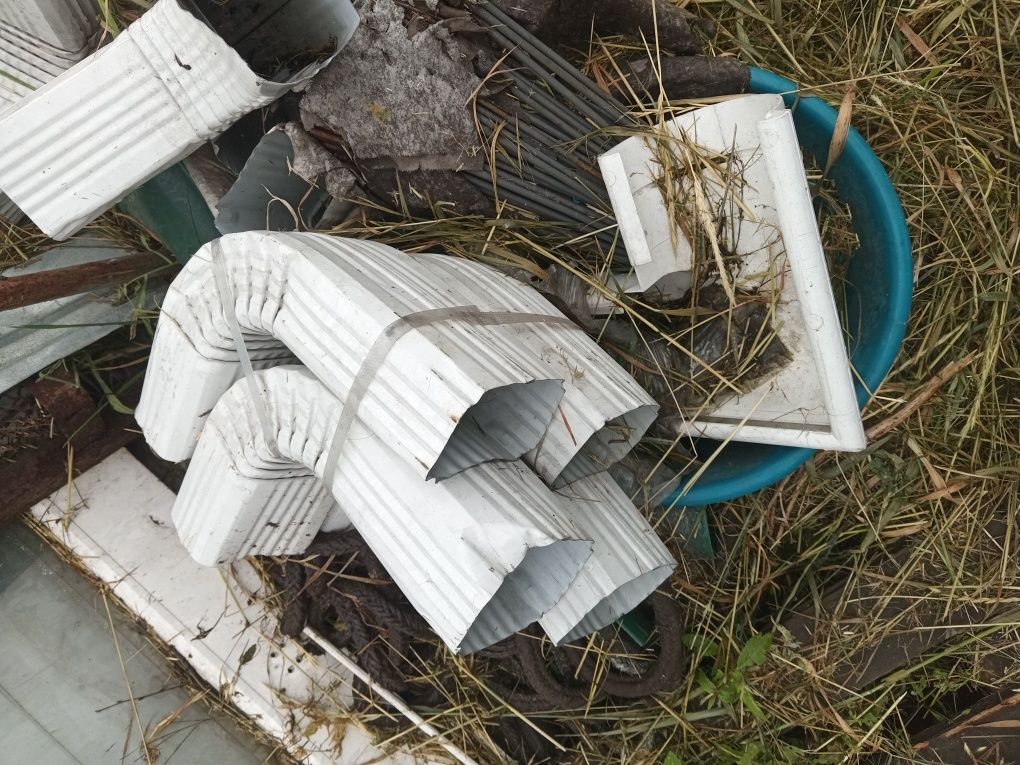 Продам профиля в, ёмкость, шурупы, колено, пхв старт.,стекло лобовое