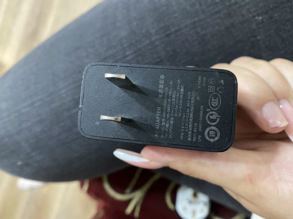 Продам адаптер от Asus Rog Phone 5