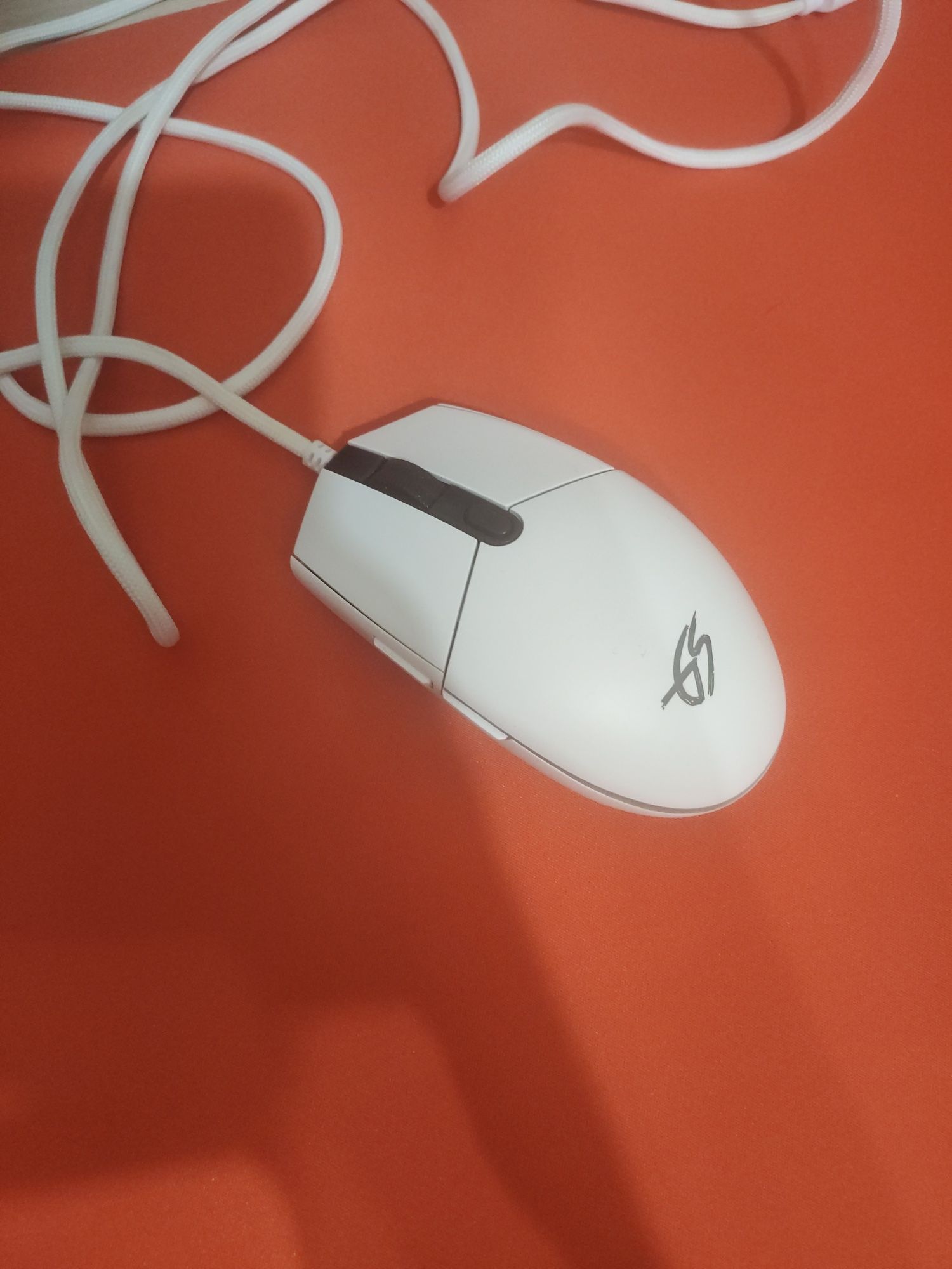 Продам мышь игровую