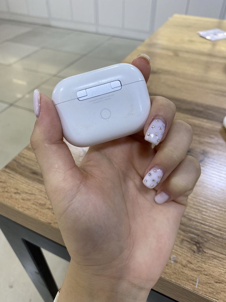 Air   Pods.  Pro