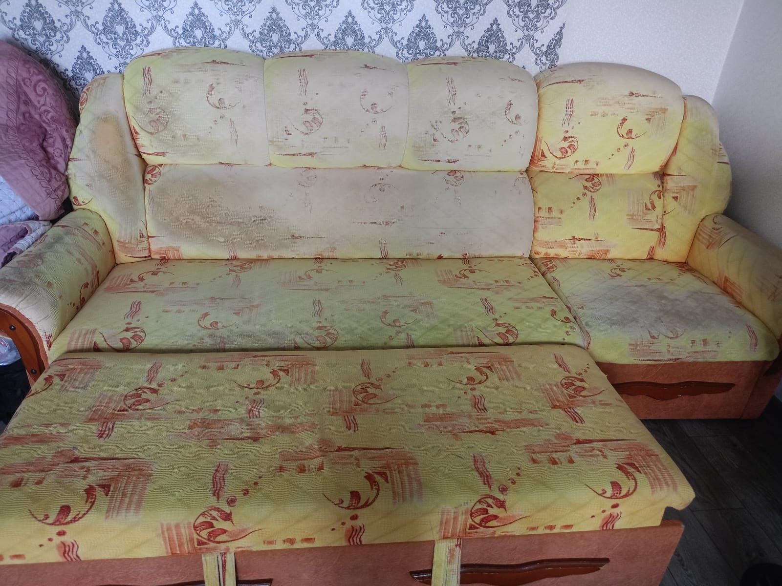 Продам срочно диван
