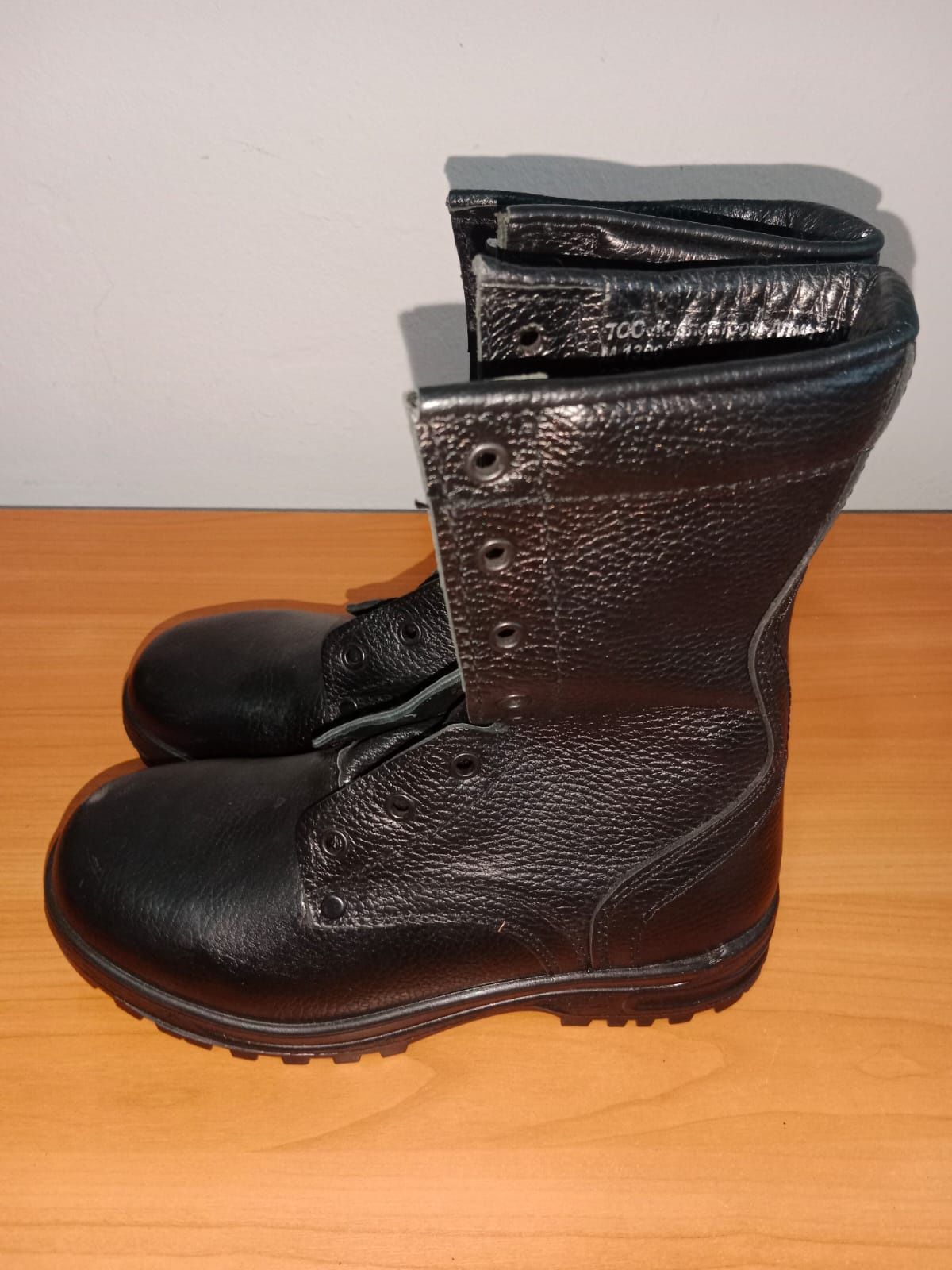 Продам новые берцы