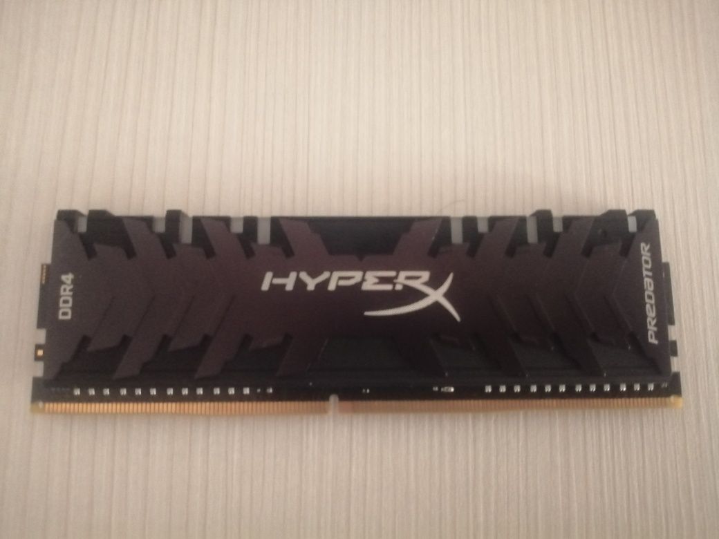 Продам срочно ОЗУ Kingston HyperX Predator RGB DDR4 8GB 3200