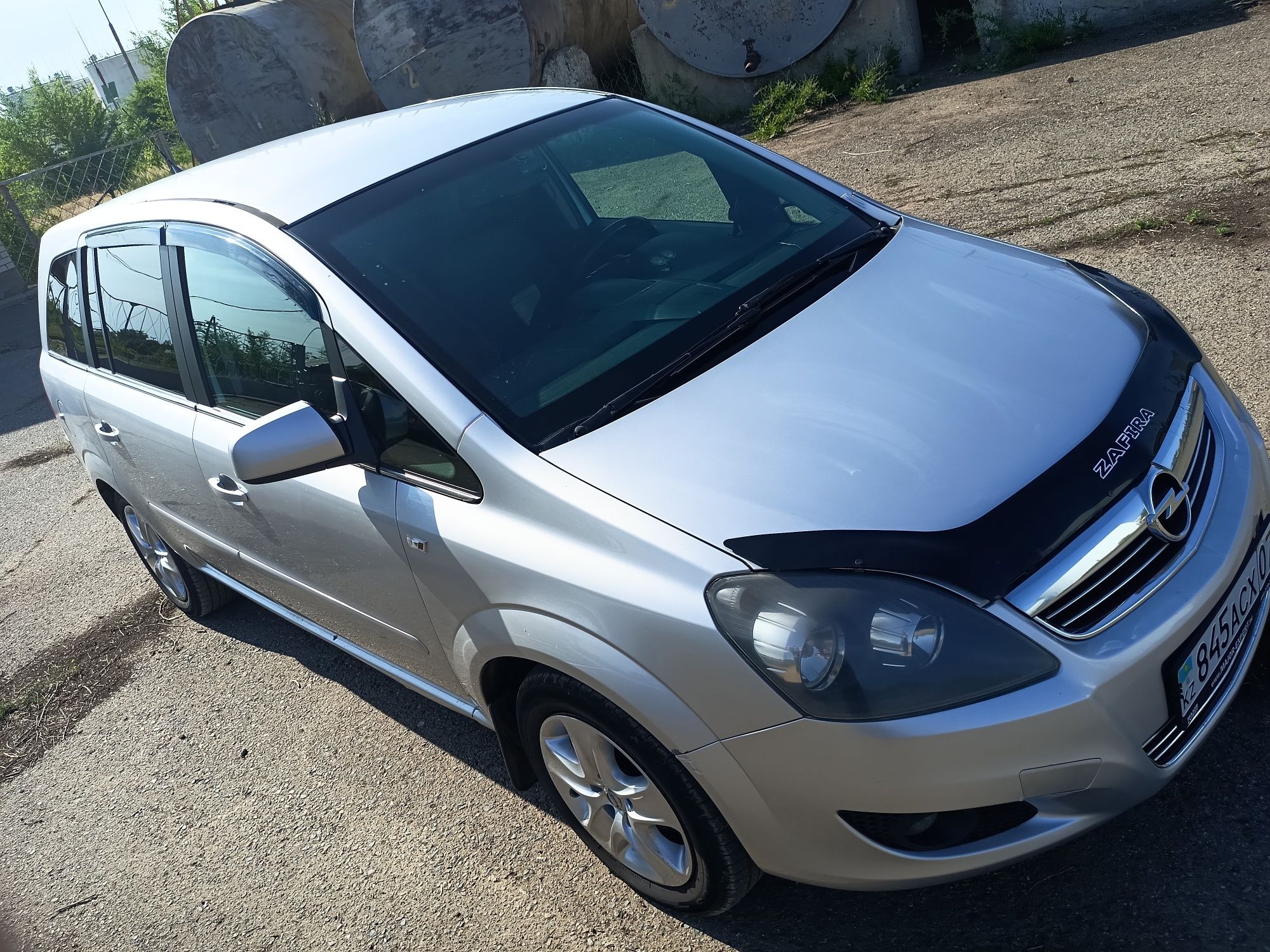 Продам Opel Zafira b 2011г