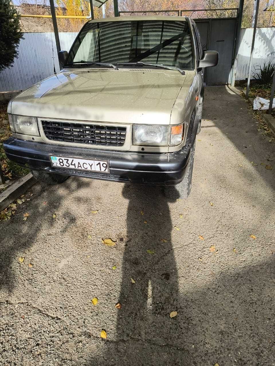 Продам автомобиль...Опель Монтерей