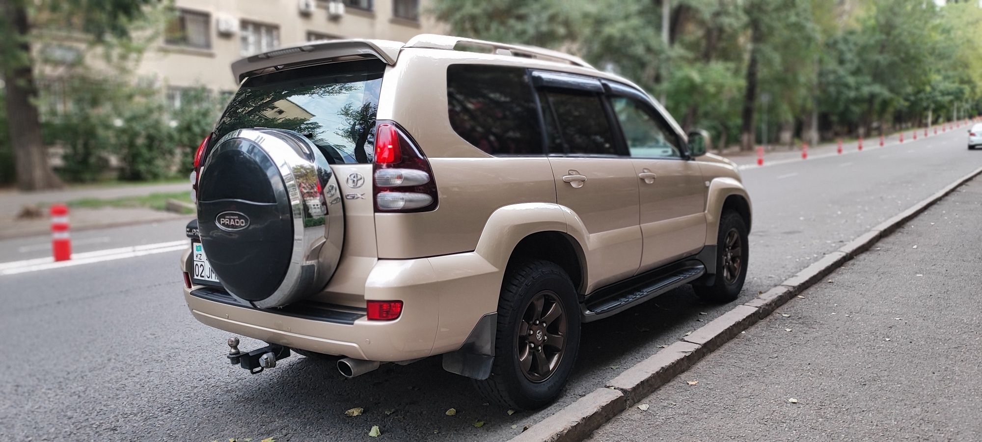 Toyota Prado 120.