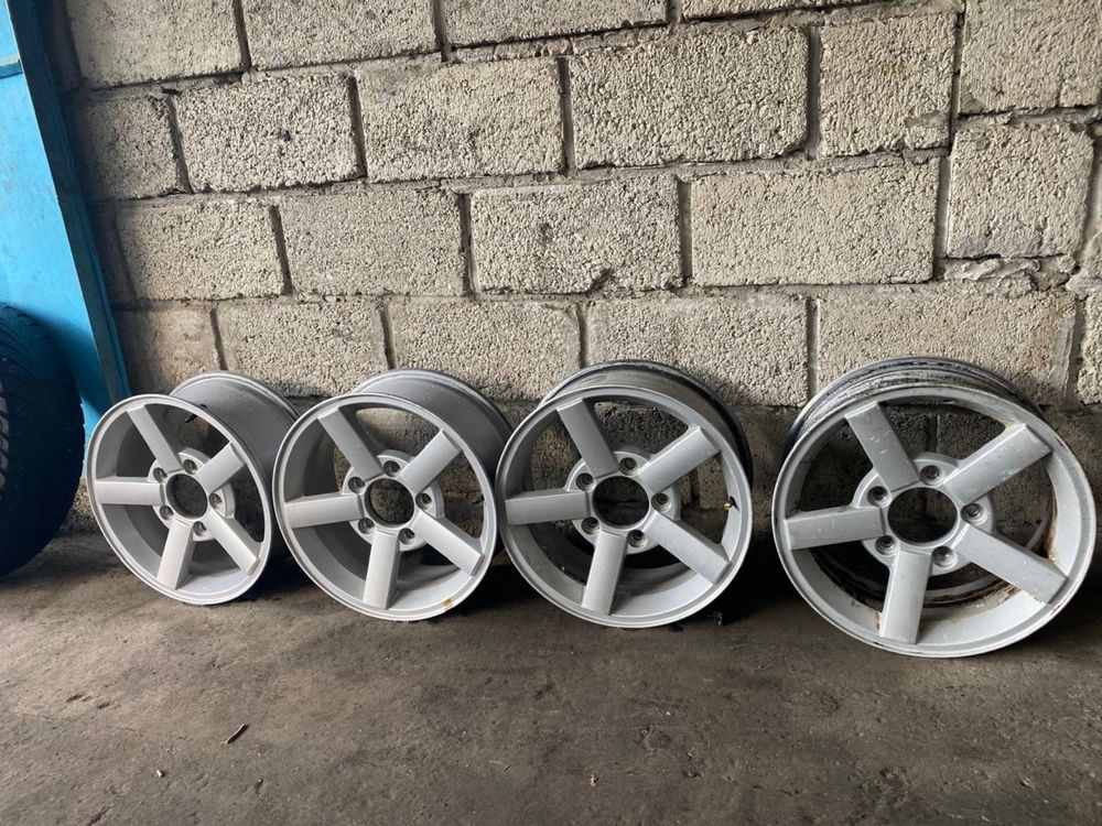 Продается родные диски от нивы размер R16
