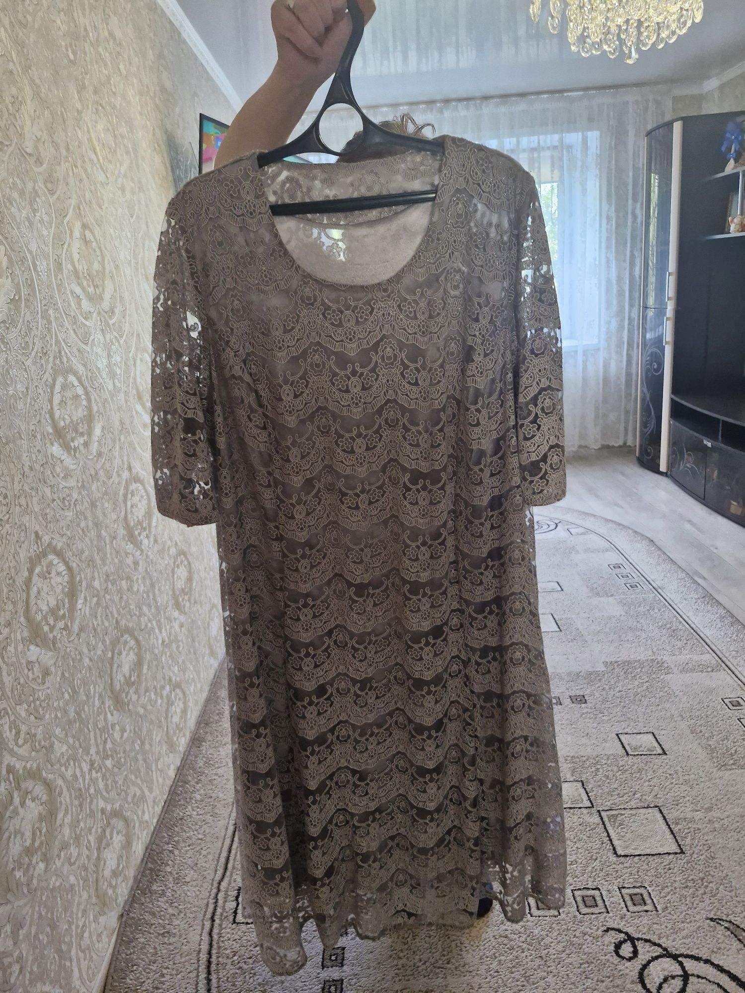 Продам платье женское