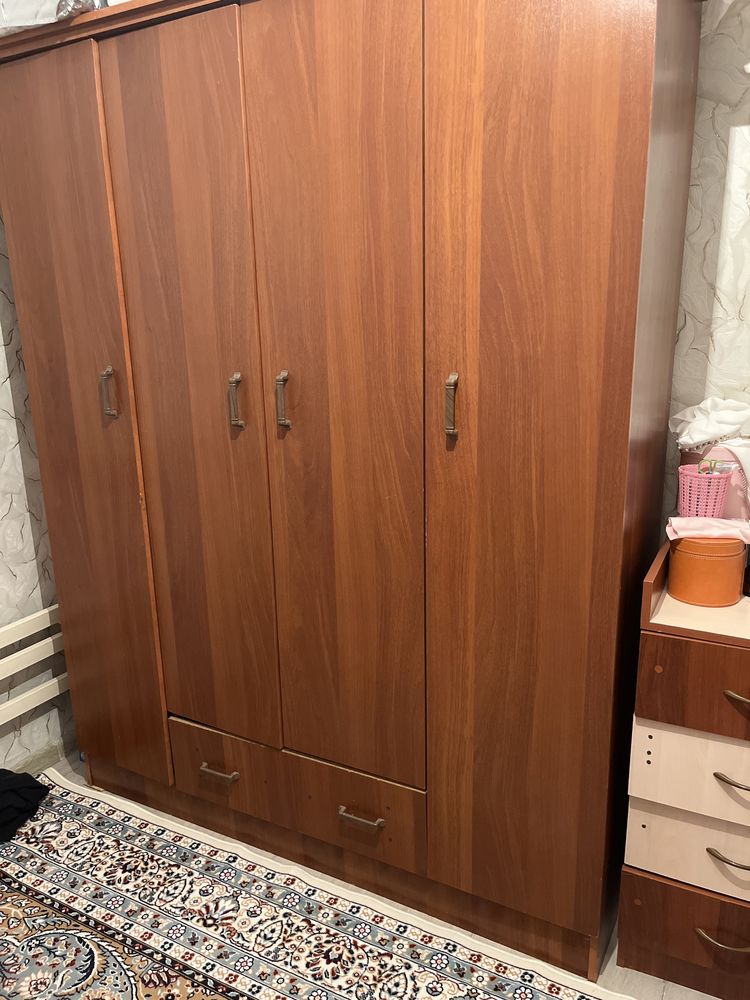 Шкаф жағдайы жақсы тез арада сатылады