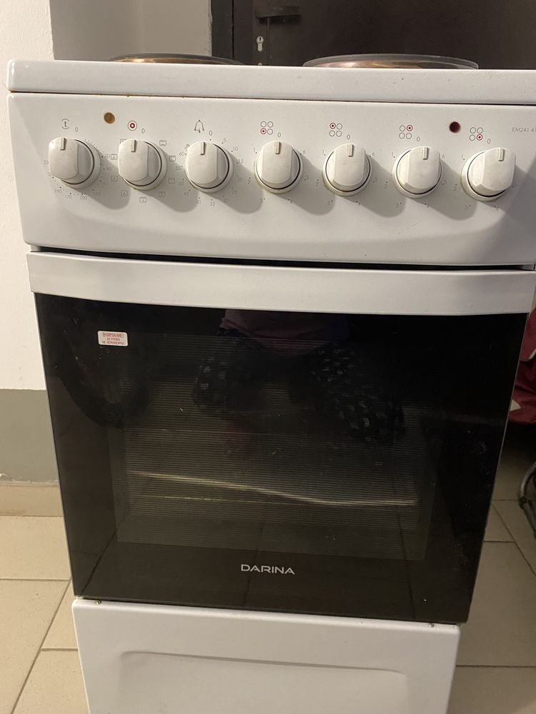 Продам электрическую плиту Darina