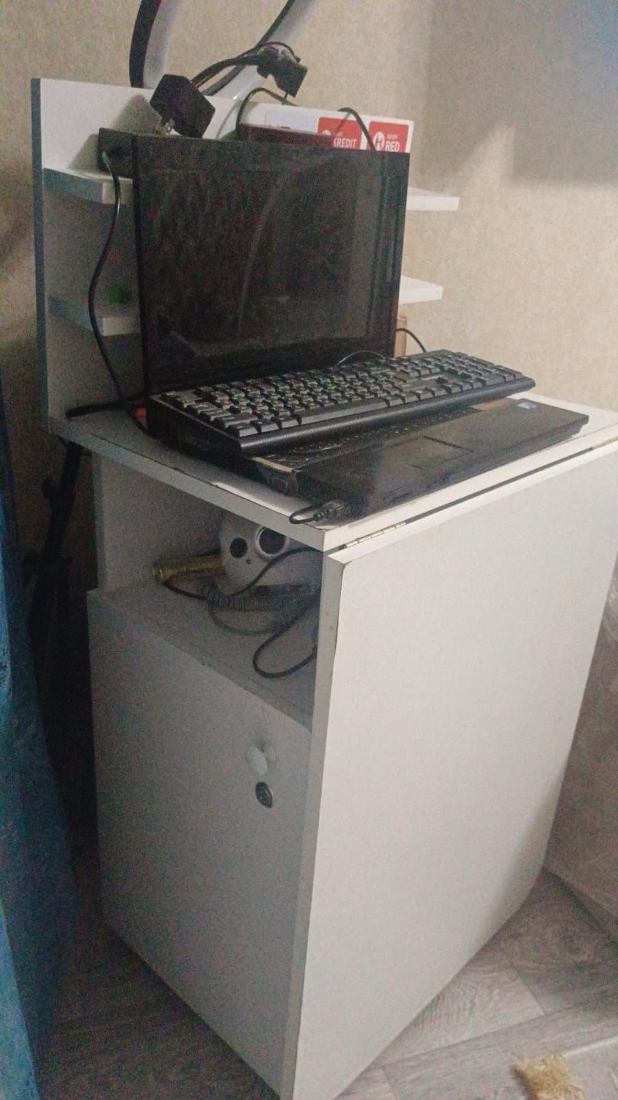 Маникюрный стол &&